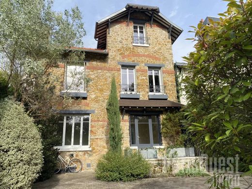 Luxe woning in Vaucresson, Hauts-de-Seine