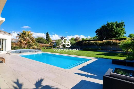 Villa en Saint-Aubin-de-Médoc, Gironda