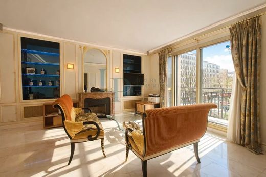 Apartment in Champs-Elysées, Madeleine, Triangle d’or, Paris