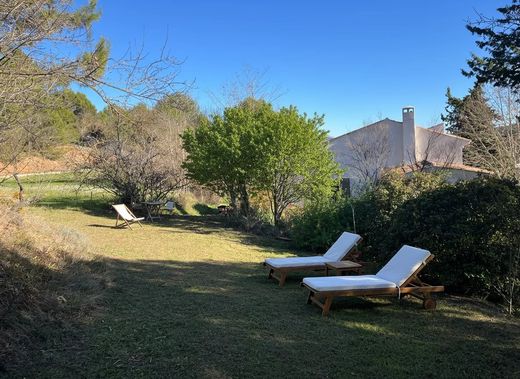 Luxury home in Meyreuil, Bouches-du-Rhône