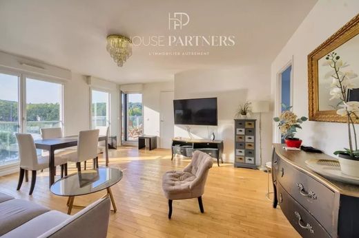 Apartment / Etagenwohnung in Rueil-Malmaison, Hauts-de-Seine