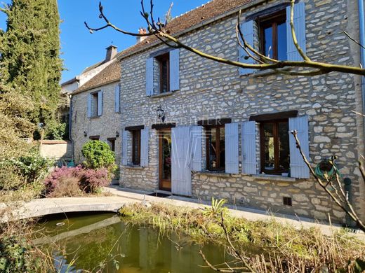 Luxury home in Fontenay-Saint-Père, Yvelines