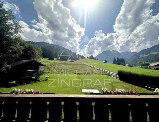 Gstaad, Obersimmental-Saanen Districtのシャレー