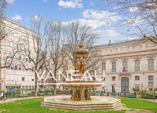 Apartment in Chatelet les Halles, Louvre-Tuileries, Palais Royal, Paris