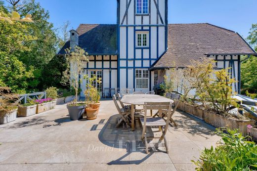 Apartment in Garches, Hauts-de-Seine