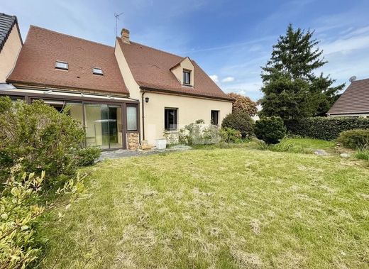 Luxury home in Lamorlaye, Oise