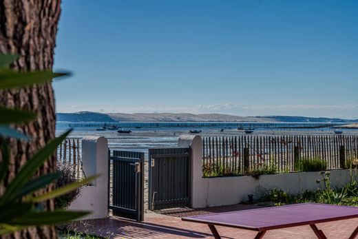 Villa in Lège-Cap-Ferret, Gironde