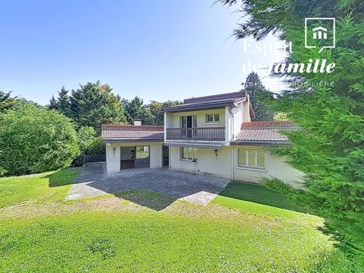 Luxury home in Caluire-et-Cuire, Rhône