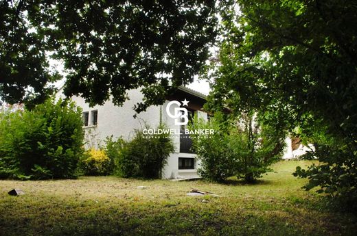 Luxury home in Mérignac, Gironde