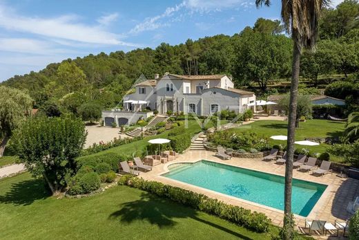 Valbonne, Alpes-Maritimesのヴィラ
