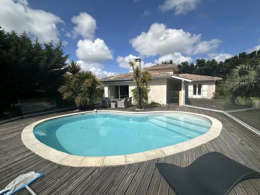 Luxury home in La Teste-de-Buch, Gironde