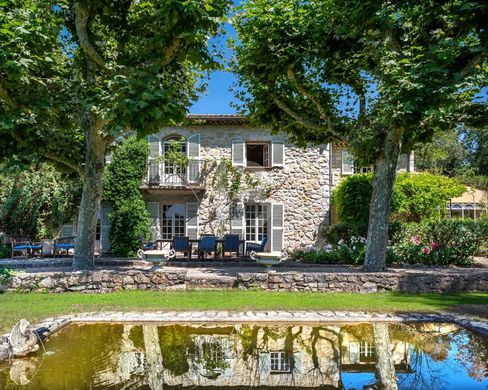 Luxe woning in Châteauneuf-Grasse, Alpes-Maritimes