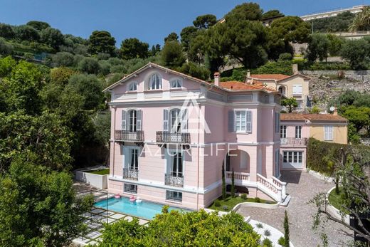 Beaulieu-sur-Mer, Alpes-Maritimesの高級住宅