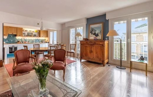 Apartment / Etagenwohnung in Versailles, Yvelines