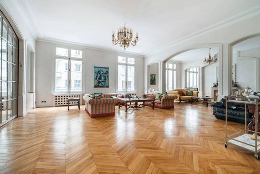 Apartment in La Muette, Auteuil, Porte Dauphine, Paris