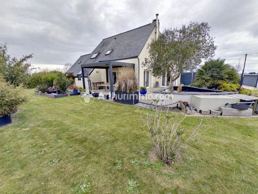 Luxury home in Plourhan, Côtes-d'Armor
