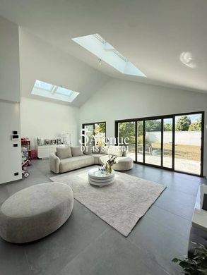 Casa de lujo en Sucy-en-Brie, Valle de Marne