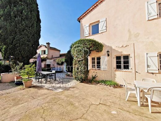 Luxus-Haus in Cannes La Bocca, Alpes-Maritimes