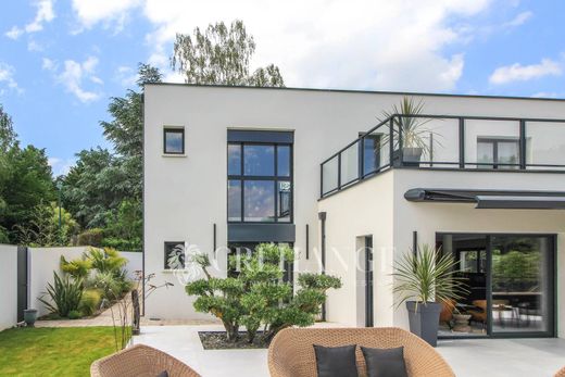 Casa di lusso a Orgeval, Yvelines