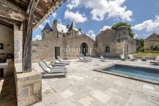 Saintes, Charente-Maritimeの城