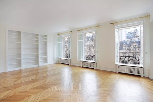 Apartment in Tour Eiffel, Invalides – Ecole Militaire, Saint-Thomas d’Aquin, Paris