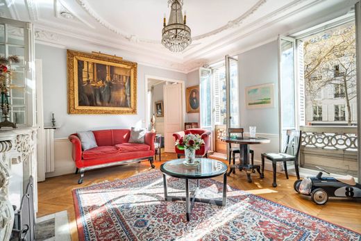 Apartment in Saint-Germain, Odéon, Monnaie, Paris