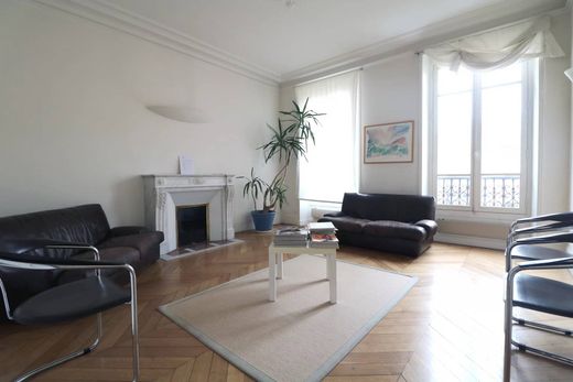Apartment / Etagenwohnung in Versailles, Yvelines