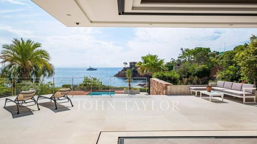 Luxe woning in Théoule-sur-Mer, Alpes-Maritimes