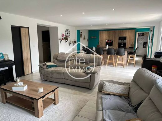 Casa di lusso a Pineuilh, Gironda