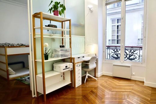 Piso / Apartamento en Tour Eiffel, Invalides – Ecole Militaire, Saint-Thomas d’Aquin, Paris