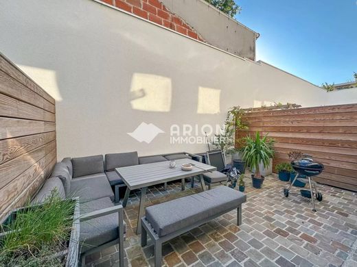 Apartment / Etagenwohnung in Montreuil-sous-Bois, Seine-Saint-Denis