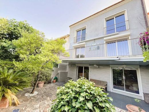 Luxury home in Perpignan, Pyrénées-Orientales