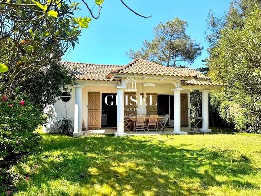 Luxury home in Lège-Cap-Ferret, Gironde