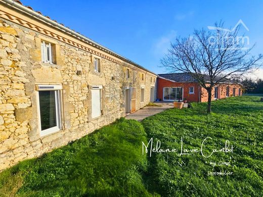 Luxury home in Saint-Christoly-de-Blaye, Gironde