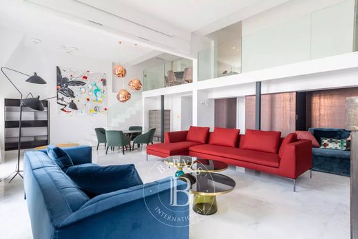 Apartment in Tour Eiffel, Invalides – Ecole Militaire, Saint-Thomas d’Aquin, Paris
