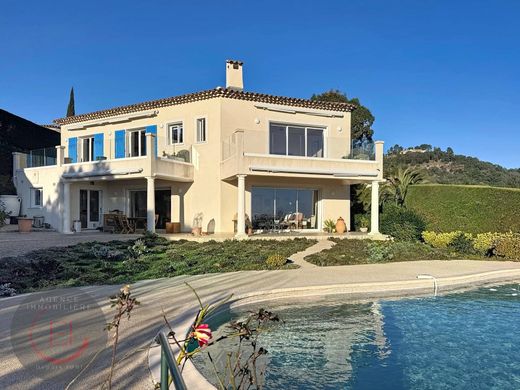 Villa à Les Adrets-de-l'Estérel, Var