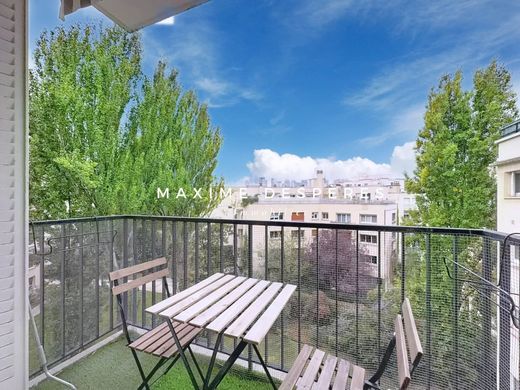 Apartment / Etagenwohnung in Neuilly-sur-Seine, Hauts-de-Seine