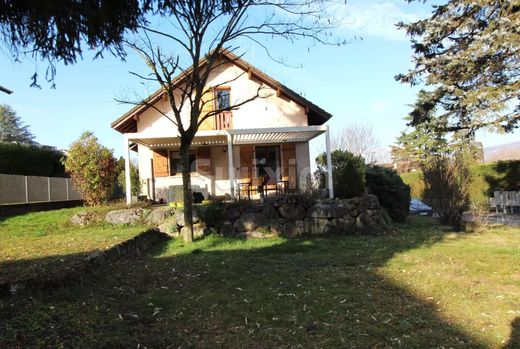 Casa de lujo en Viviers-du-Lac, Saboya