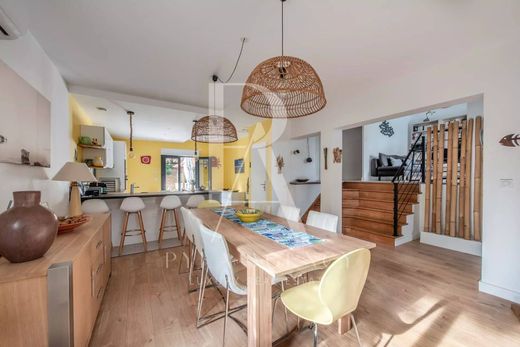 Villa in Pyla sur Mer, Gironde