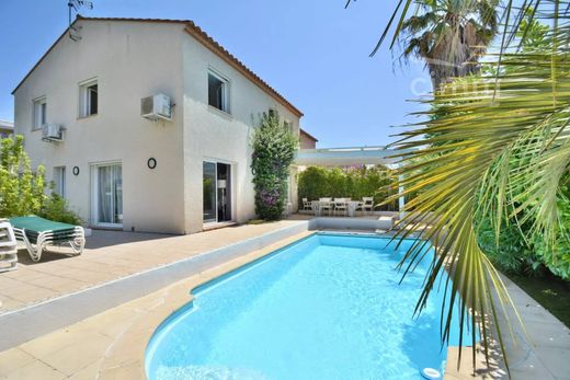 Villa in Saint-Cyprien-Plage, Pyrénées-Orientales