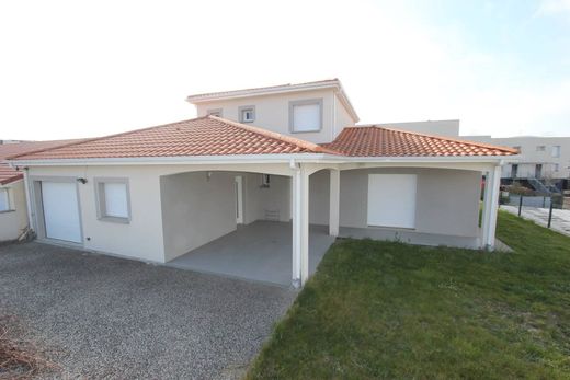 Luxury home in Cournon-d'Auvergne, Puy-de-Dôme