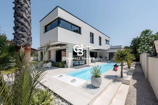 Luxury home in Gujan-Mestras, Gironde