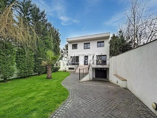 Luxury home in Massy, Essonne