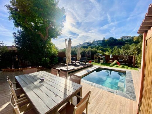 Villa in Saint-Laurent-du-Var, Alpes-Maritimes