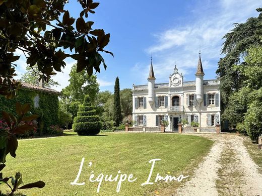 Castle in L'Isle-Jourdain, Gers