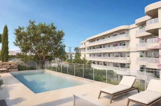 Apartment / Etagenwohnung in Saint-Laurent-du-Var, Alpes-Maritimes