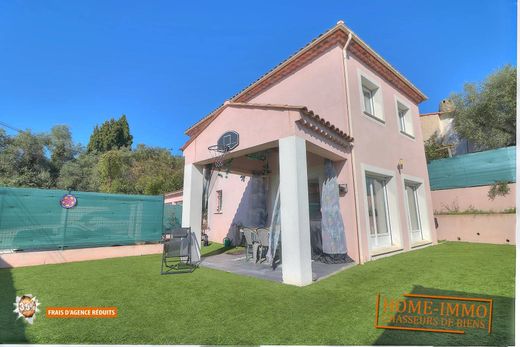 Casa de lujo en Villeneuve-Loubet, Alpes Marítimos