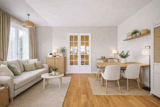 Apartment in Neuilly-sur-Seine, Hauts-de-Seine