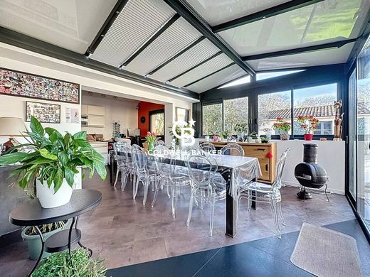 Luxury home in Saintes, Charente-Maritime