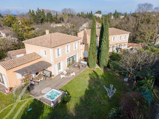 Saint-Rémy-de-Provence, Bouches-du-Rhôneの高級住宅